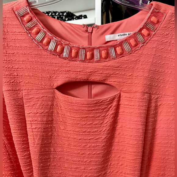 Elegant and Stretchy Salmon / Peach-colored Dress 👗 size 18 - Picture 5 of 8